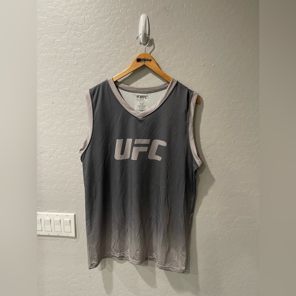 UFC “The Ultimate Fighter” Team Mcgregor Team Issued Jersey‎ Size XL